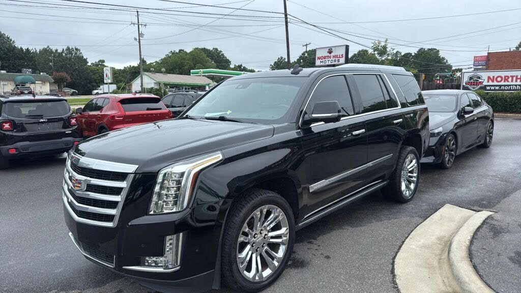 2017 CADILLAC Escalade