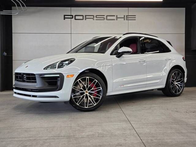 2026 PORSCHE Macan
