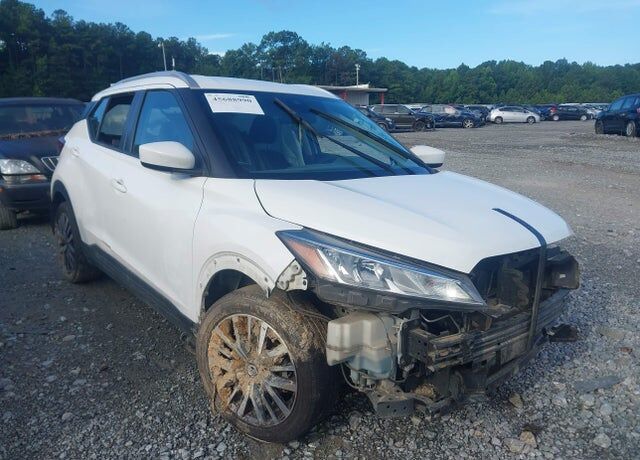2021 NISSAN Kicks