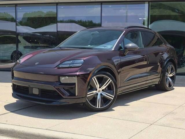 2025 PORSCHE Macan