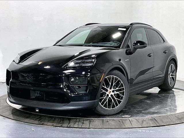 2026 PORSCHE Macan