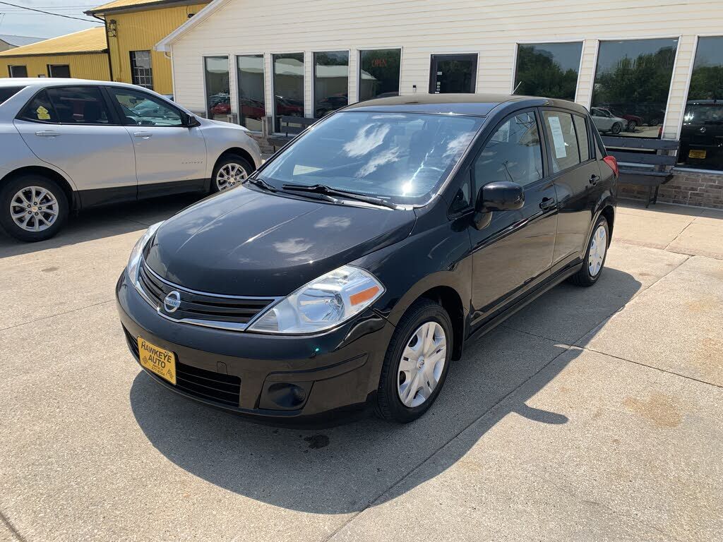 2011 NISSAN Versa
