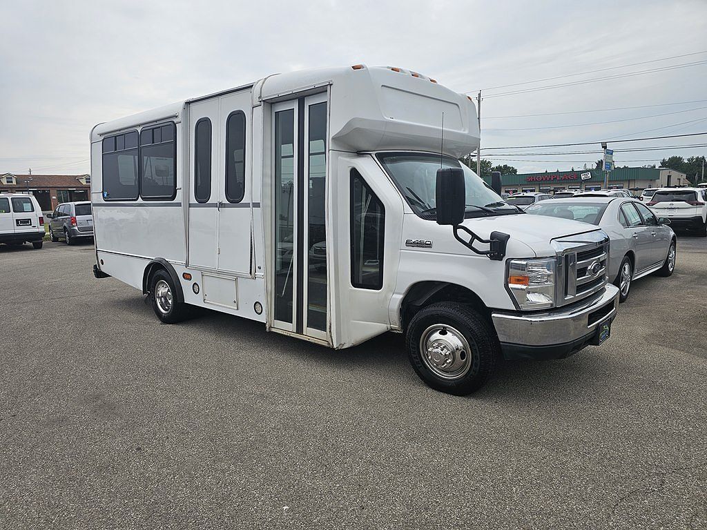 2019 FORD E-450