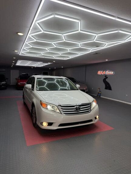 2011 TOYOTA Avalon