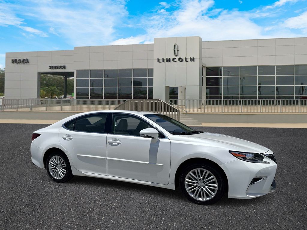 2017 LEXUS ES