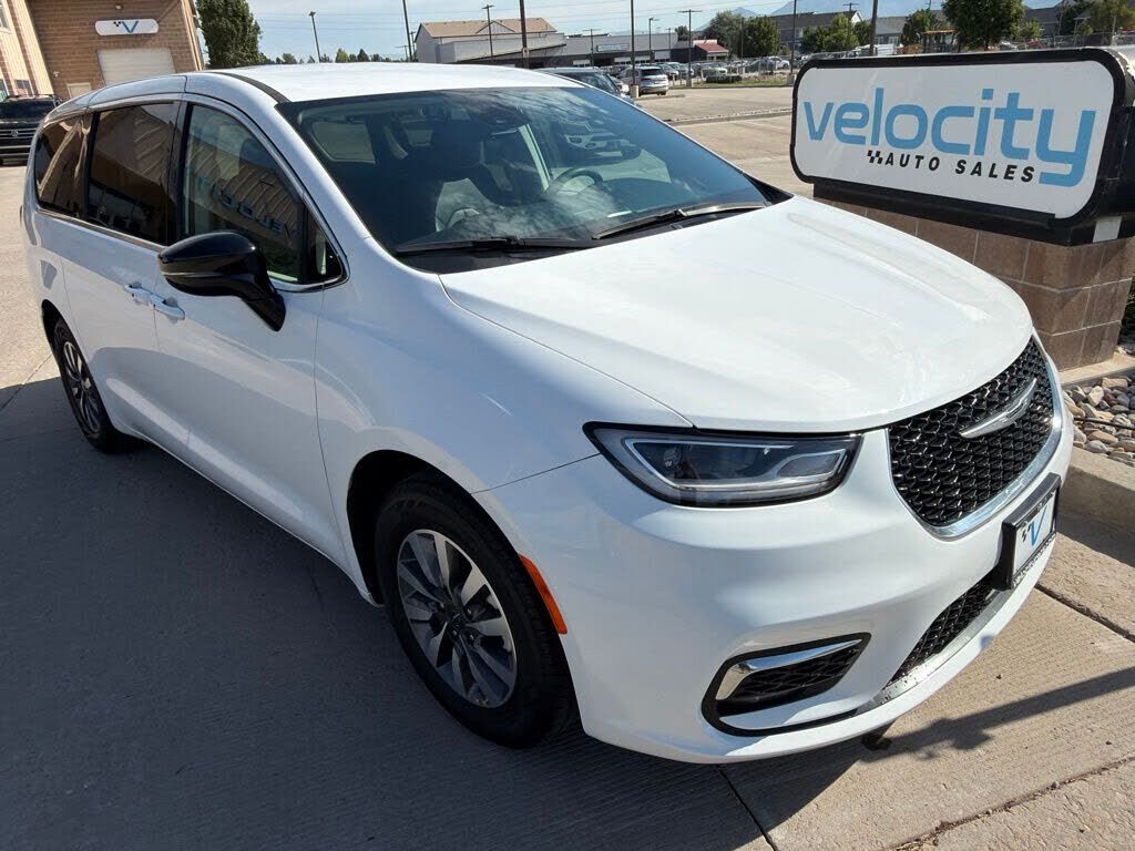 2024 CHRYSLER Pacifica