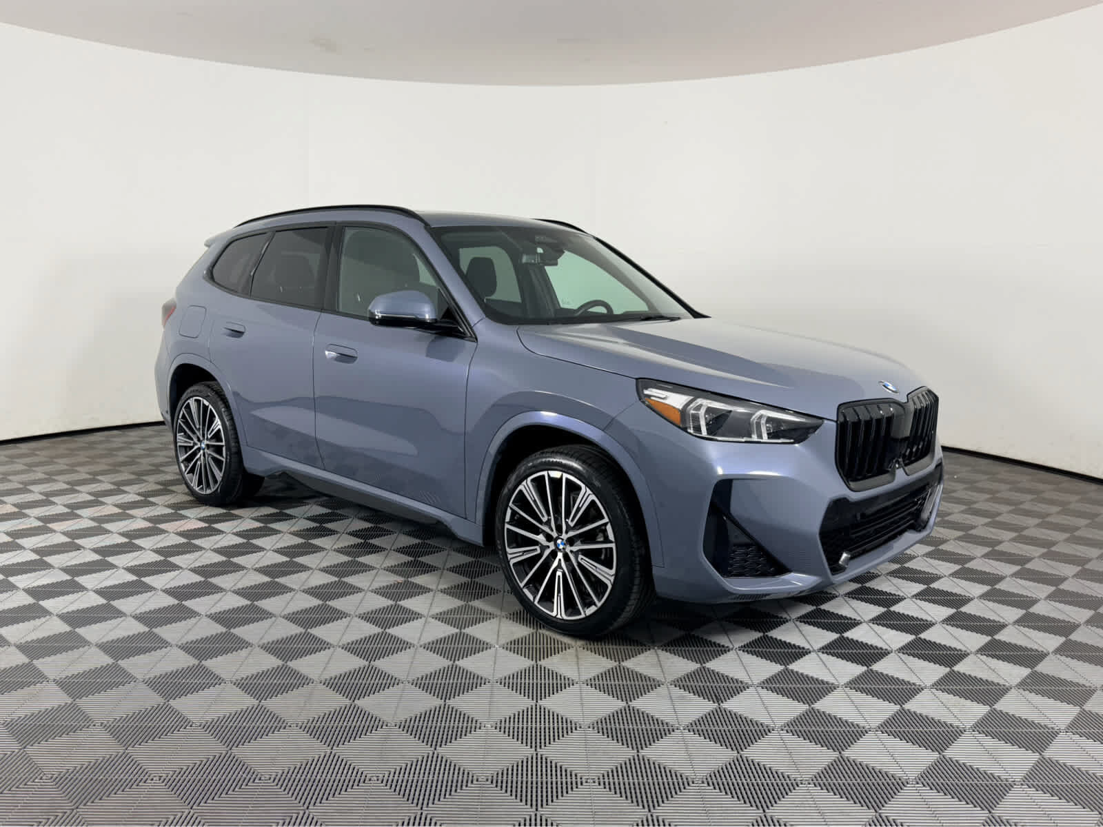 2025 BMW X1