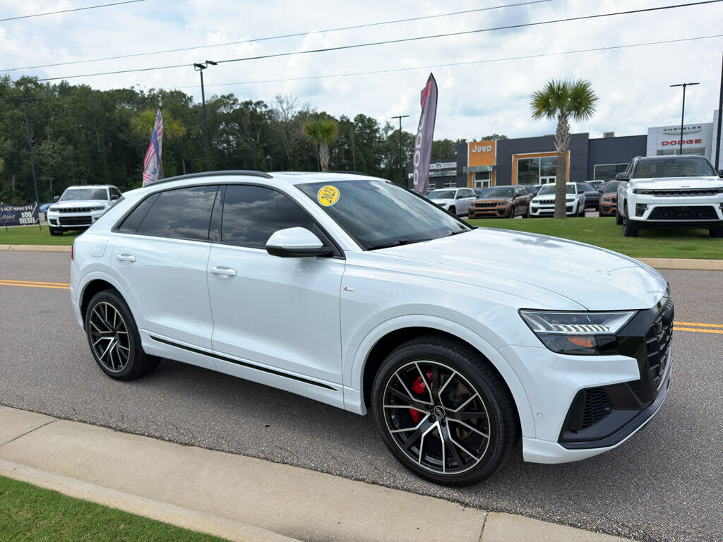 2023 AUDI Q8