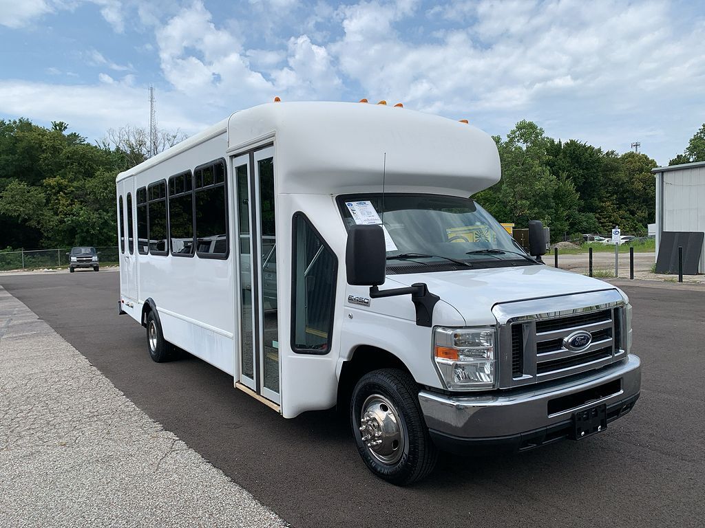 2010 FORD E-450