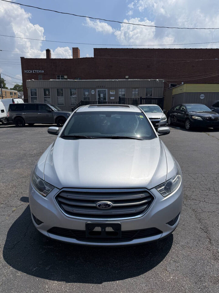 2014 FORD Taurus