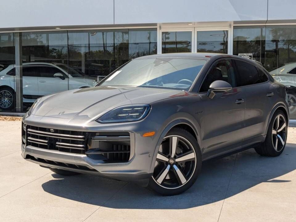 2025 PORSCHE Cayenne