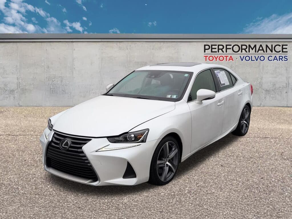 2019 LEXUS IS