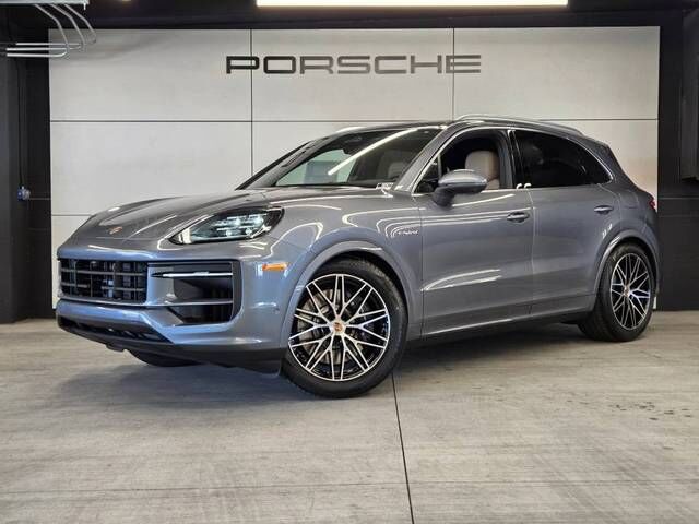 2026 PORSCHE Cayenne