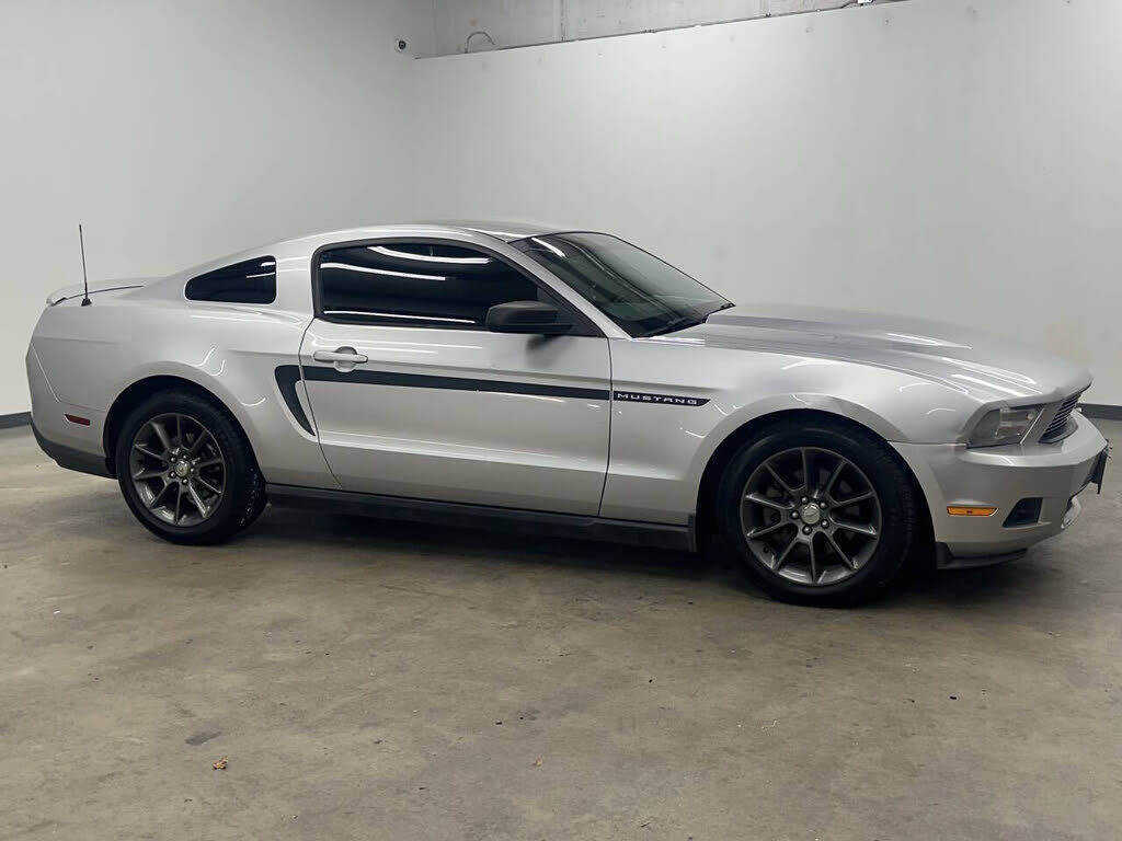 2011 FORD Mustang