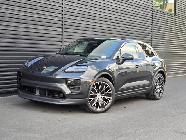 2026 PORSCHE Macan