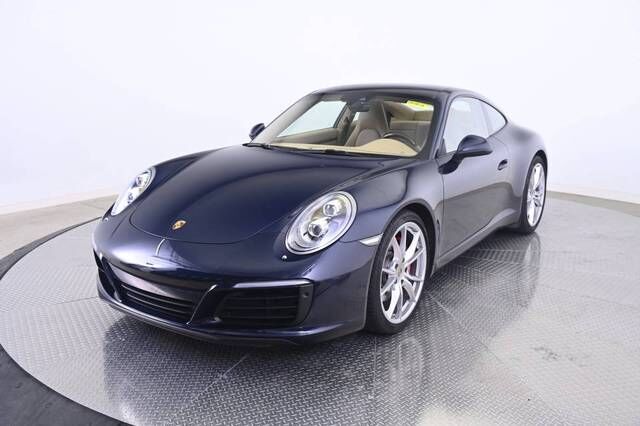 2017 PORSCHE 911
