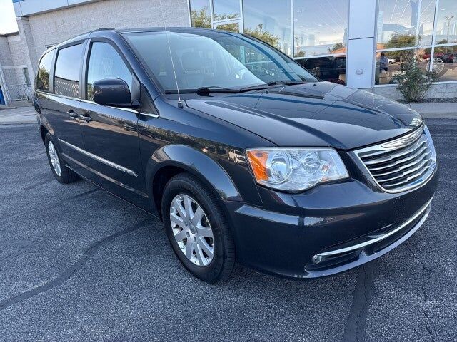 2014 CHRYSLER Town and Country