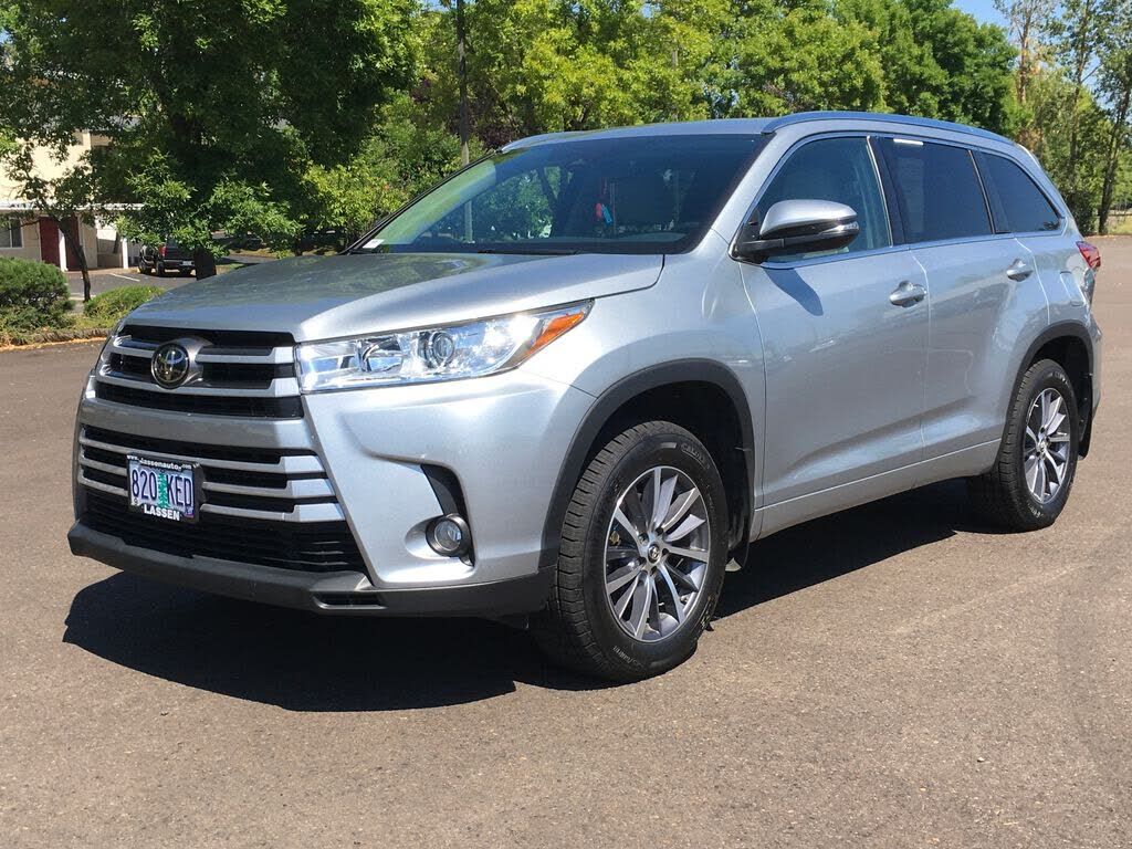 2017 TOYOTA Highlander