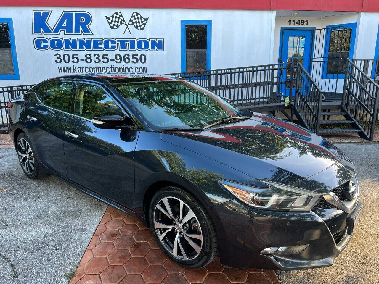 2017 NISSAN Maxima