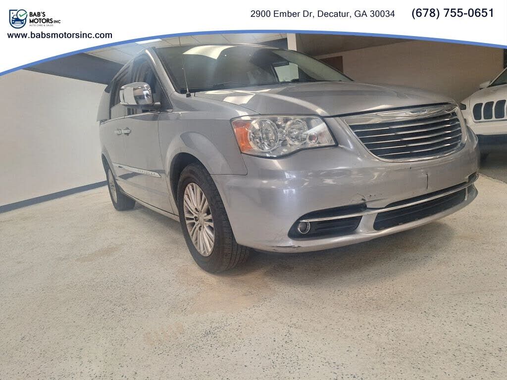 2015 CHRYSLER Town and Country