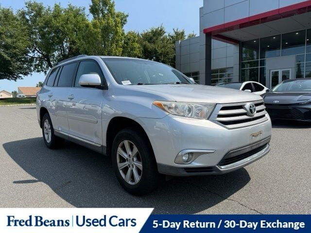 2011 TOYOTA Highlander