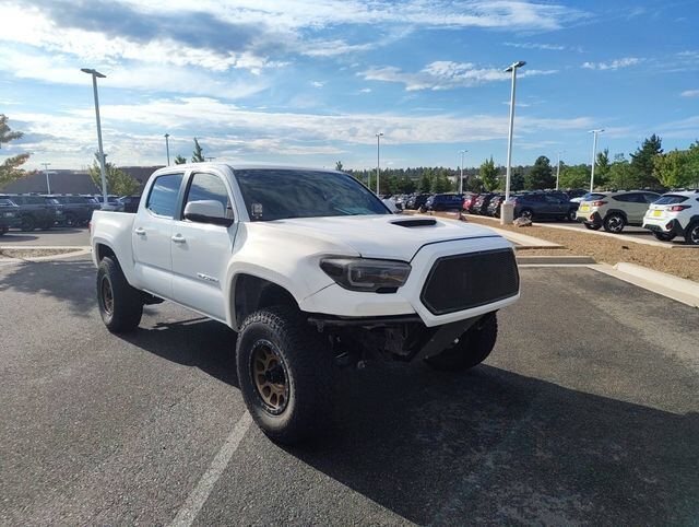 2017 TOYOTA Tacoma