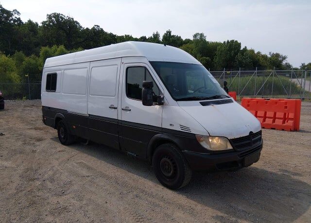 2004 SPRINTER (DODGE OR FREIGHTLINER) Sprinter