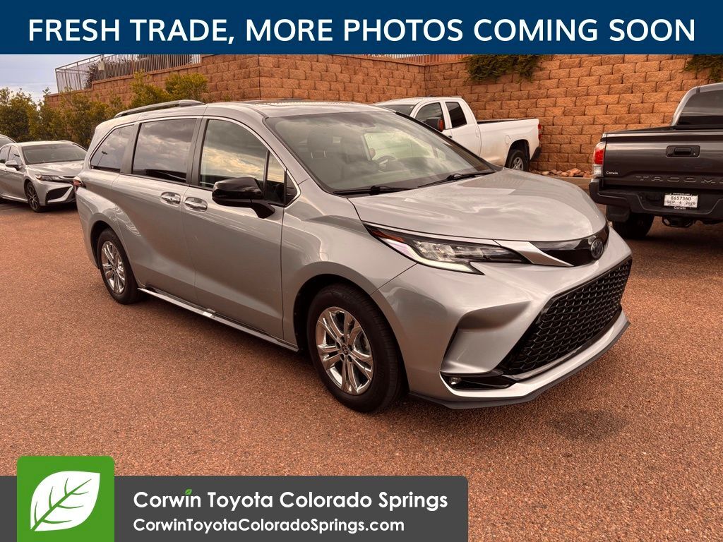 2023 TOYOTA Sienna