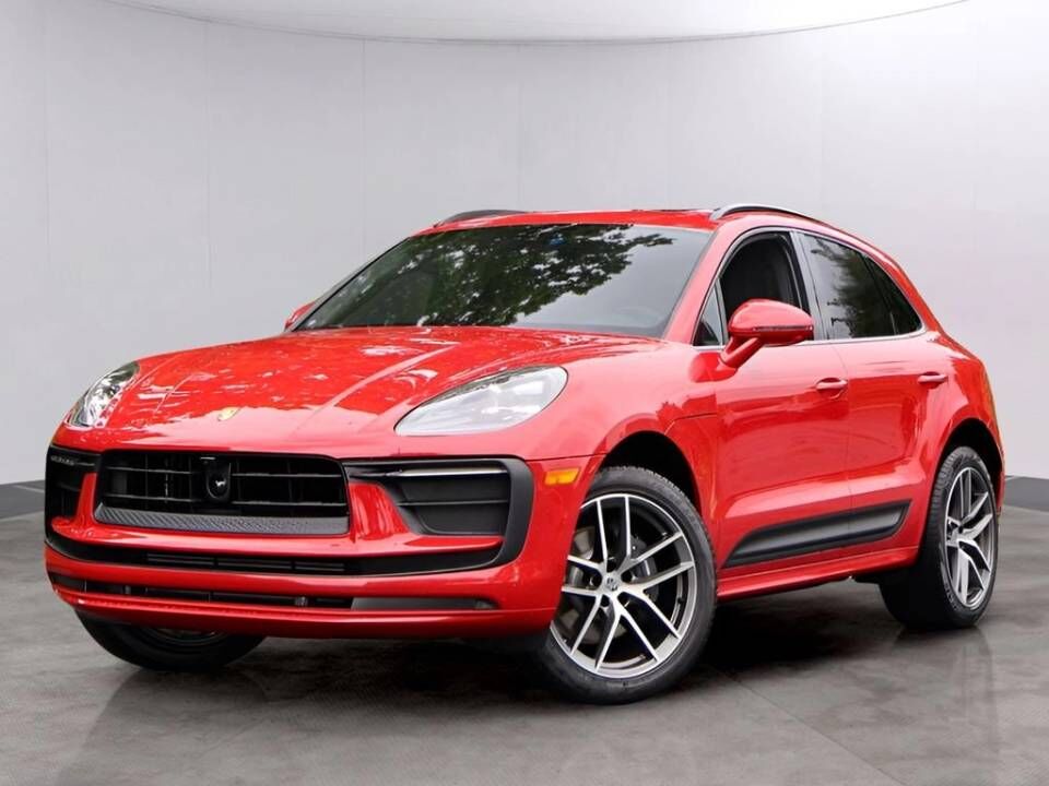 2026 PORSCHE Macan