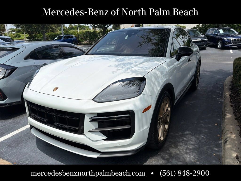 2025 PORSCHE Cayenne