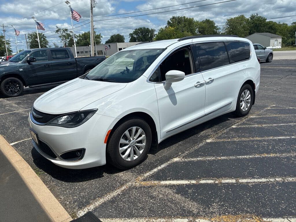2017 CHRYSLER Pacifica