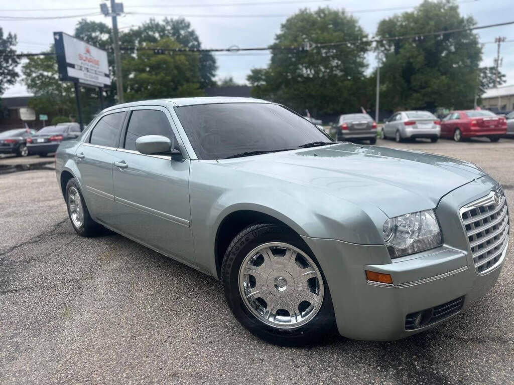 2005 CHRYSLER 300