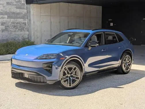 2026 PORSCHE Cayenne