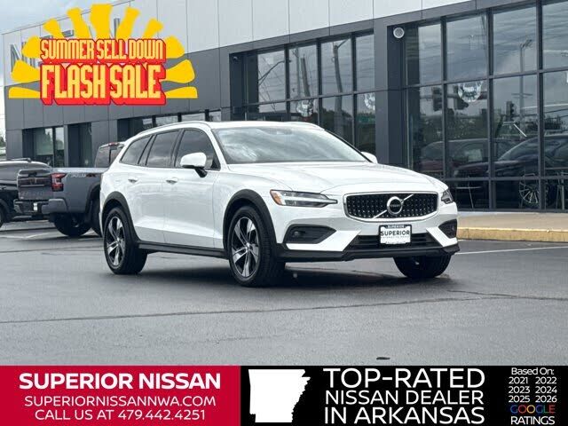 2021 VOLVO V60CC