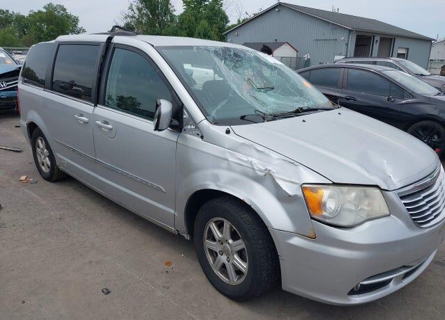 2012 CHRYSLER Town and Country