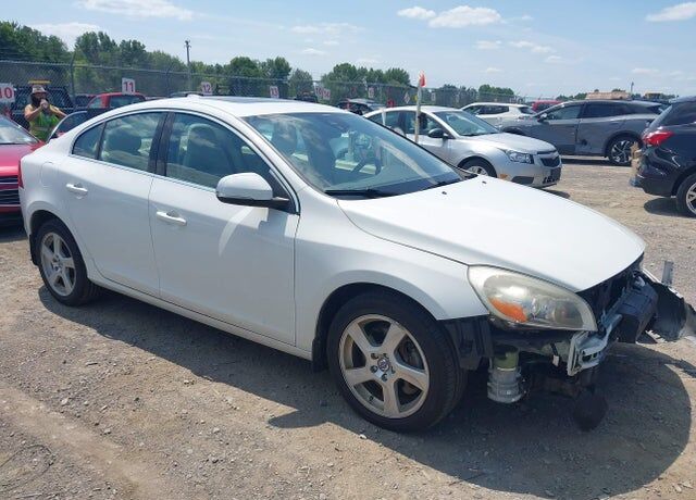 2013 VOLVO S60