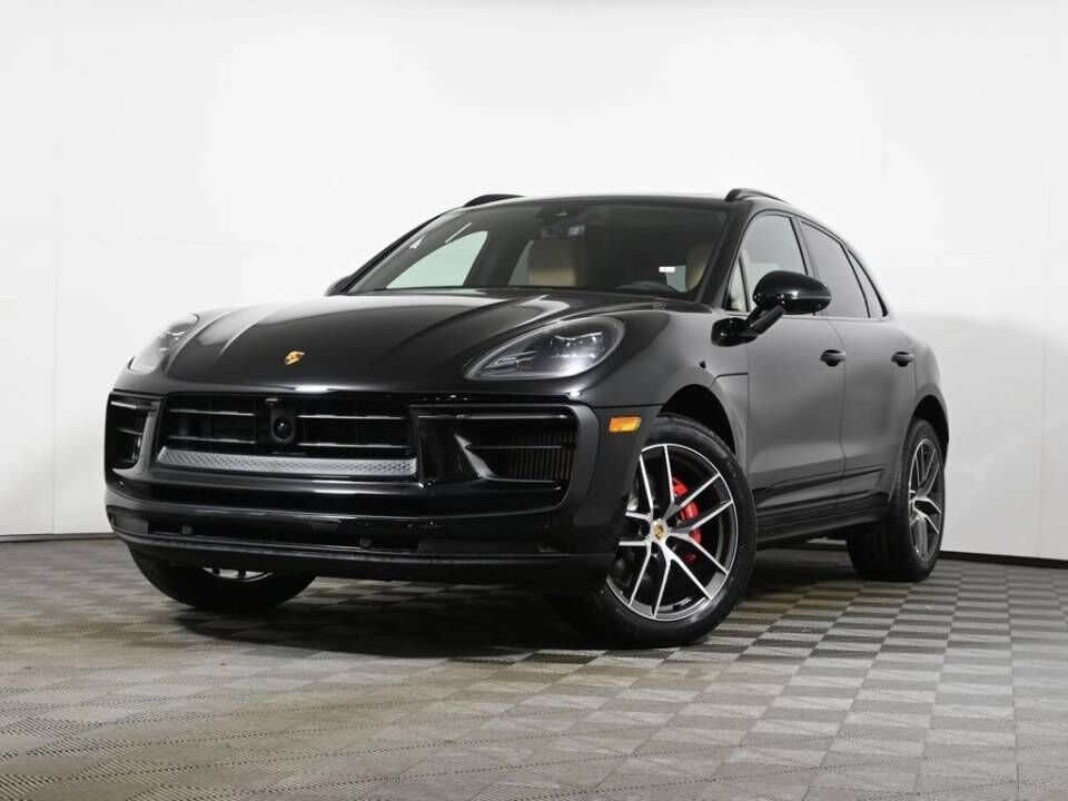 2026 PORSCHE Macan
