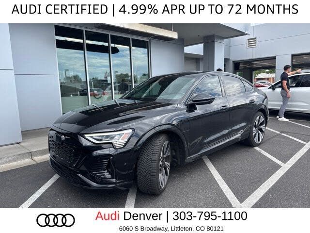 2024 AUDI Q8