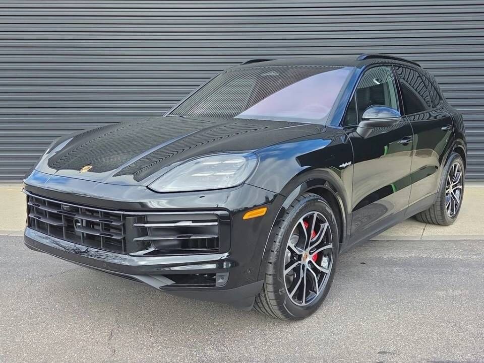 2026 PORSCHE Cayenne