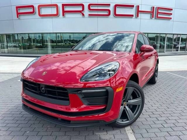 2026 PORSCHE Macan