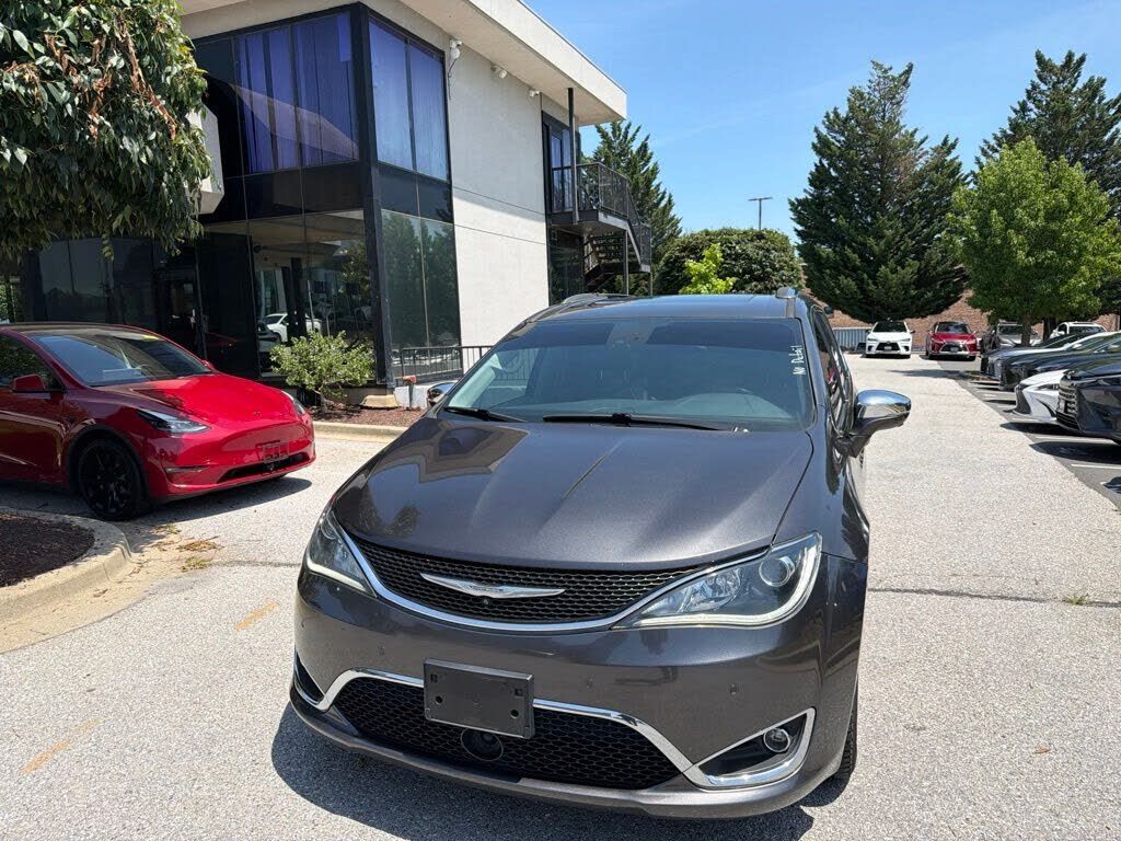 2017 CHRYSLER Pacifica