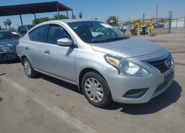 2016 NISSAN Versa