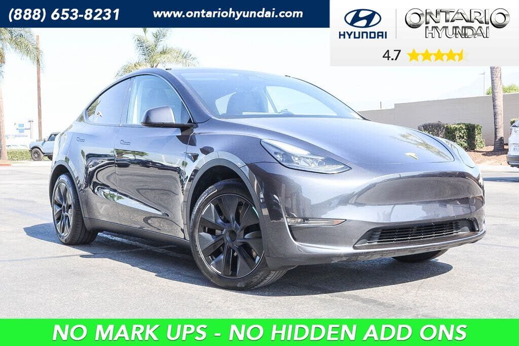 2024 TESLA Model Y