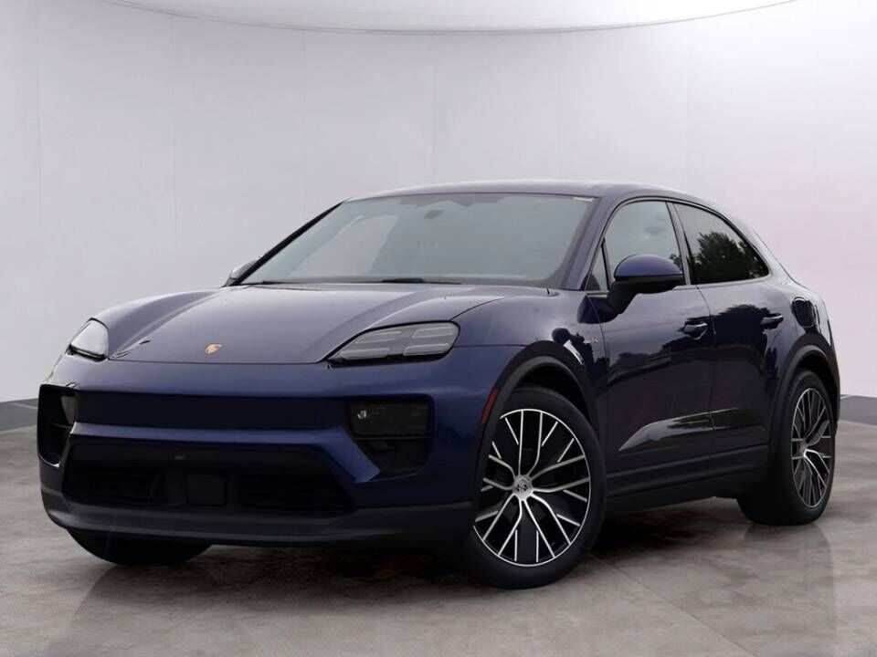 2026 PORSCHE Macan
