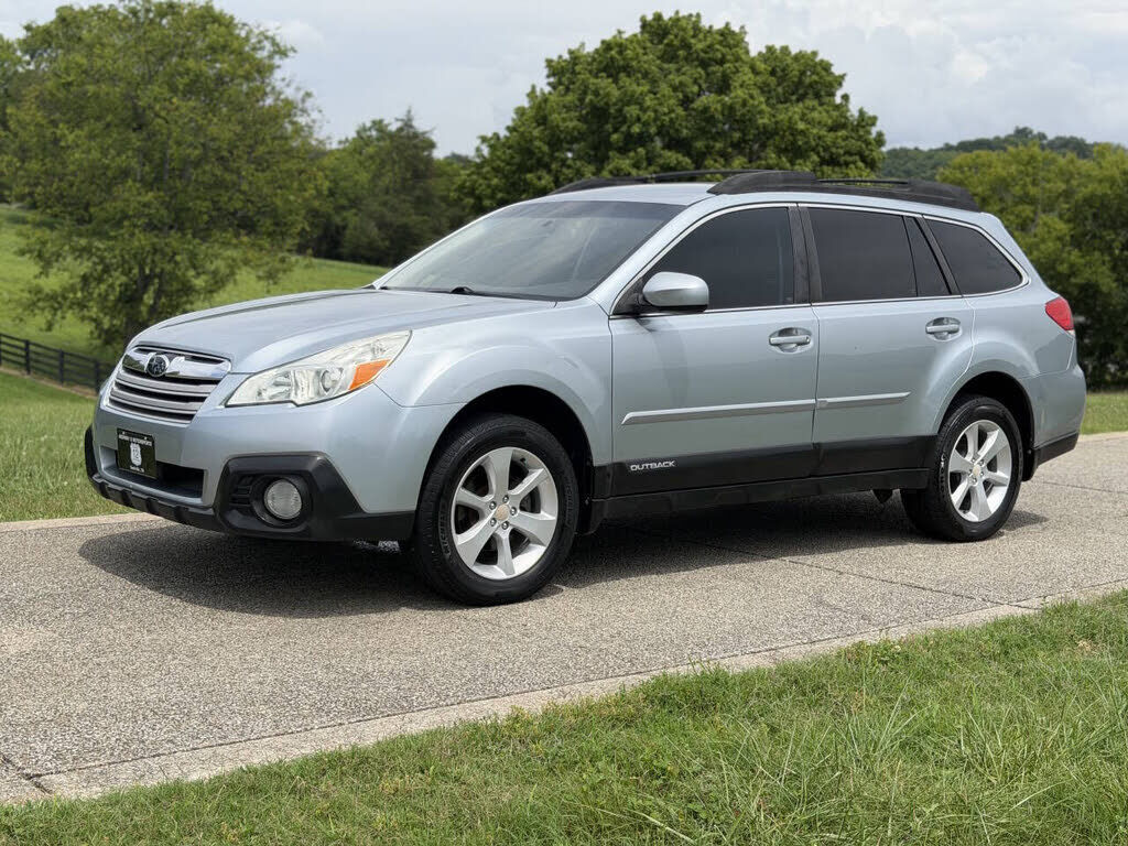 2013 SUBARU Outback