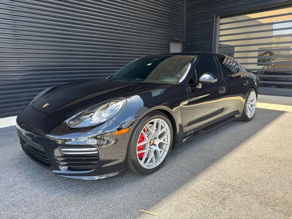 2016 PORSCHE Panamera