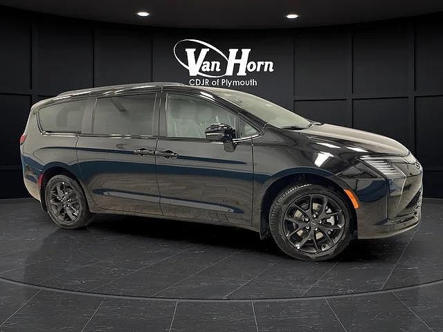 2027 CHRYSLER Pacifica
