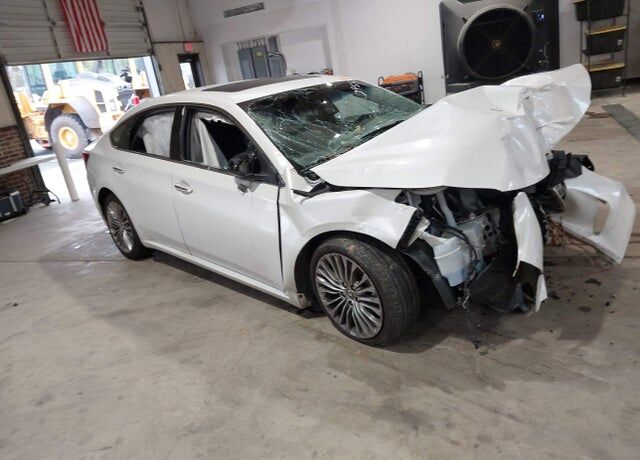 2017 TOYOTA Avalon