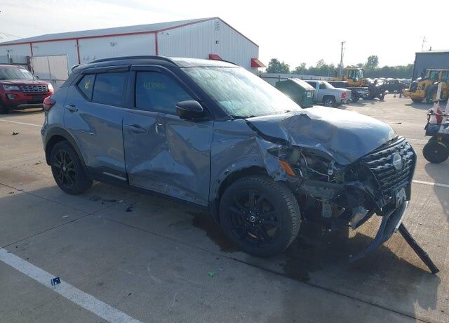 2021 NISSAN Kicks