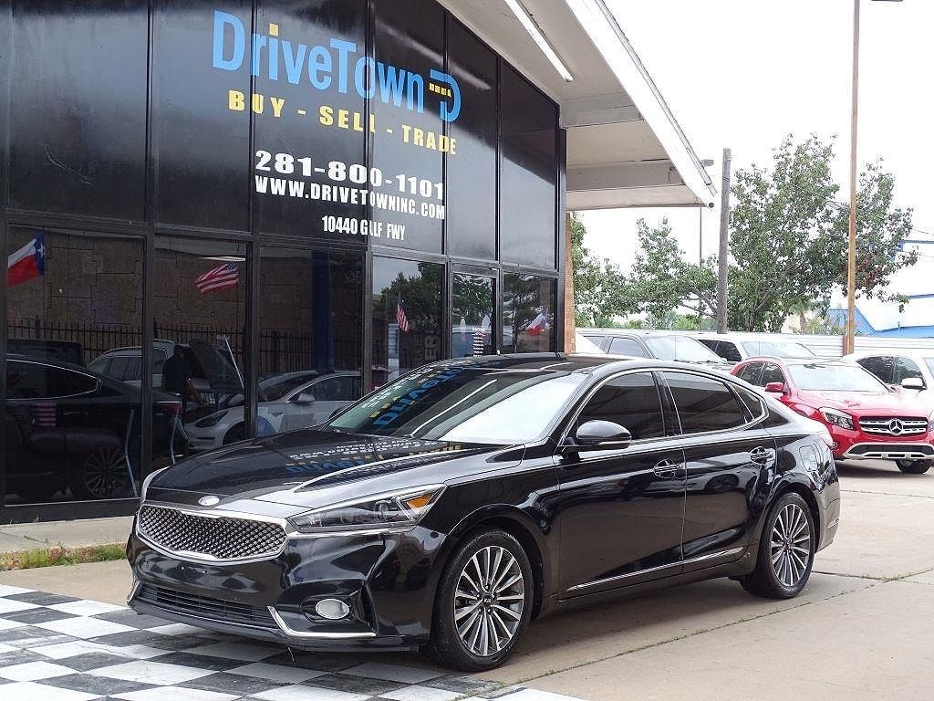 2017 KIA Cadenza